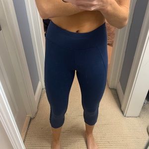Blue 3 quarter length leggings